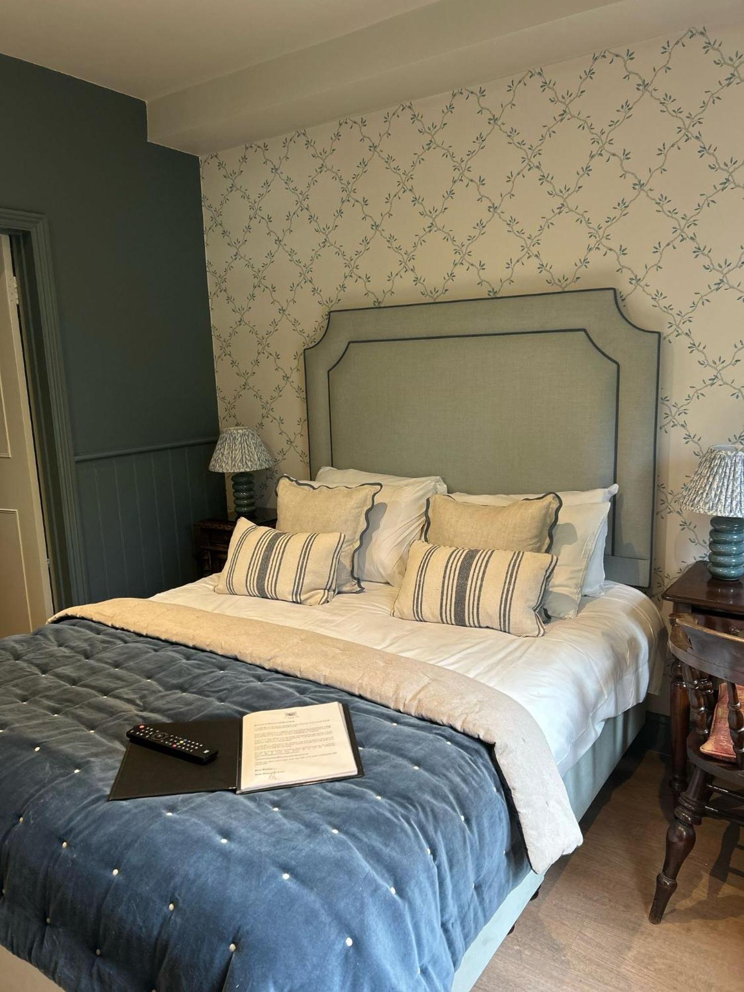 Ravenwood Hall Hotel Bury St. Edmunds Dış mekan fotoğraf